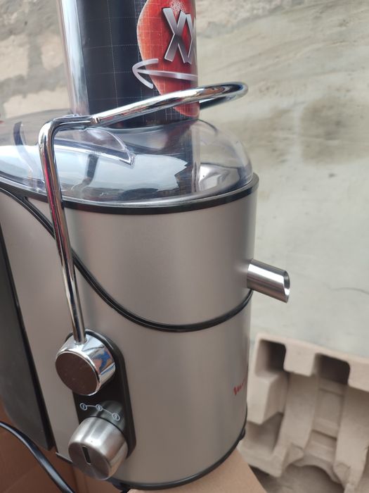 Соковижималка центробіжна MOULINEX XXL JU655