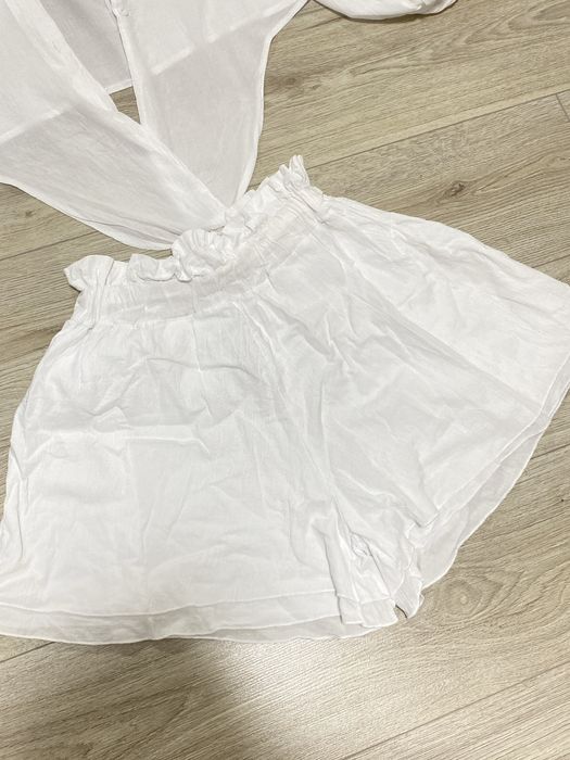 костюм білий жіночий, рубашка та шортики