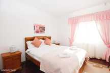 537085 - Quarto com cama de casal, com varanda...