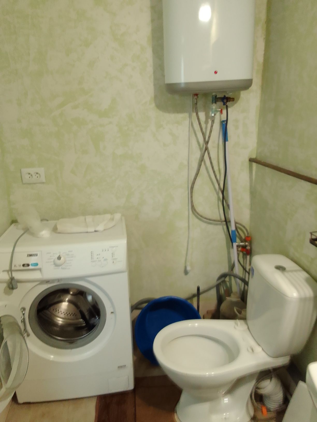 Продам будинок в м.Городок Хмельницької області ,центр.все шагові дост