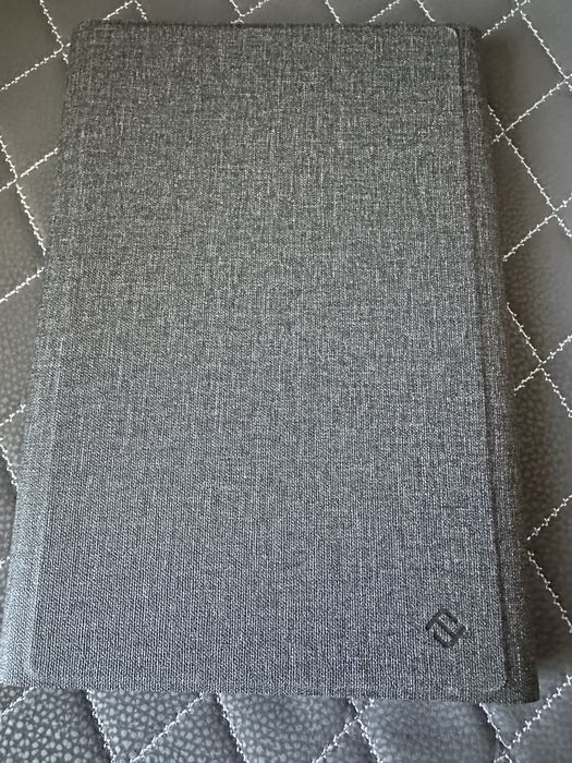 Чохол до планшета з магнітною клавіатурою