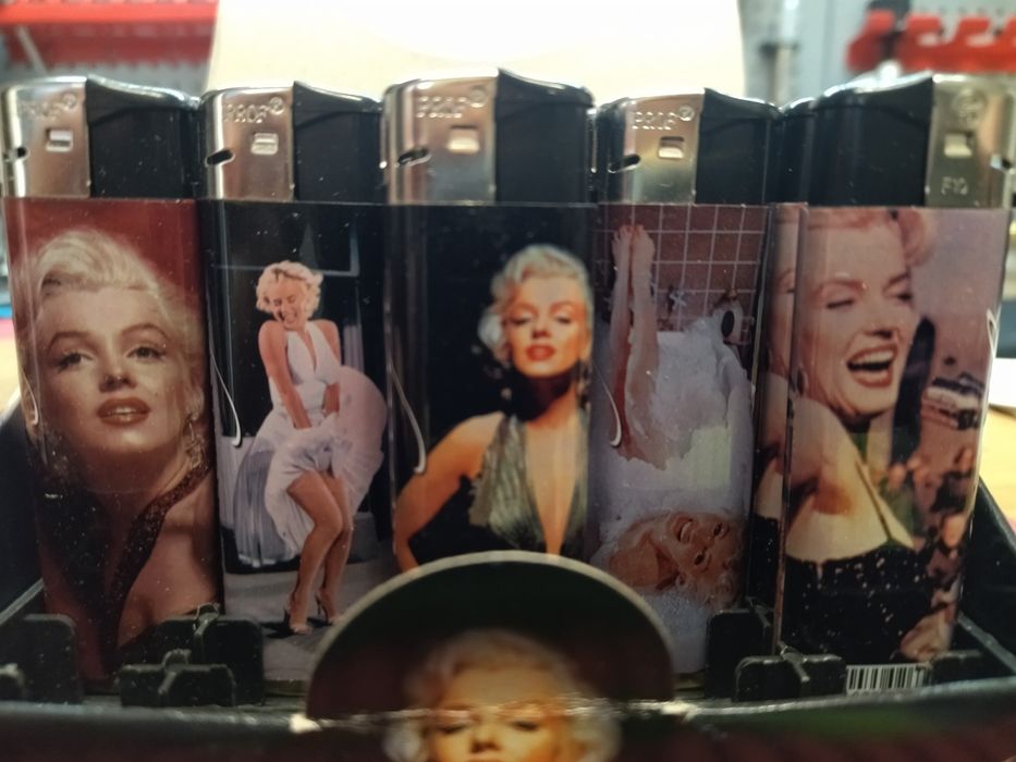 Box de isqueiros 42 unidades