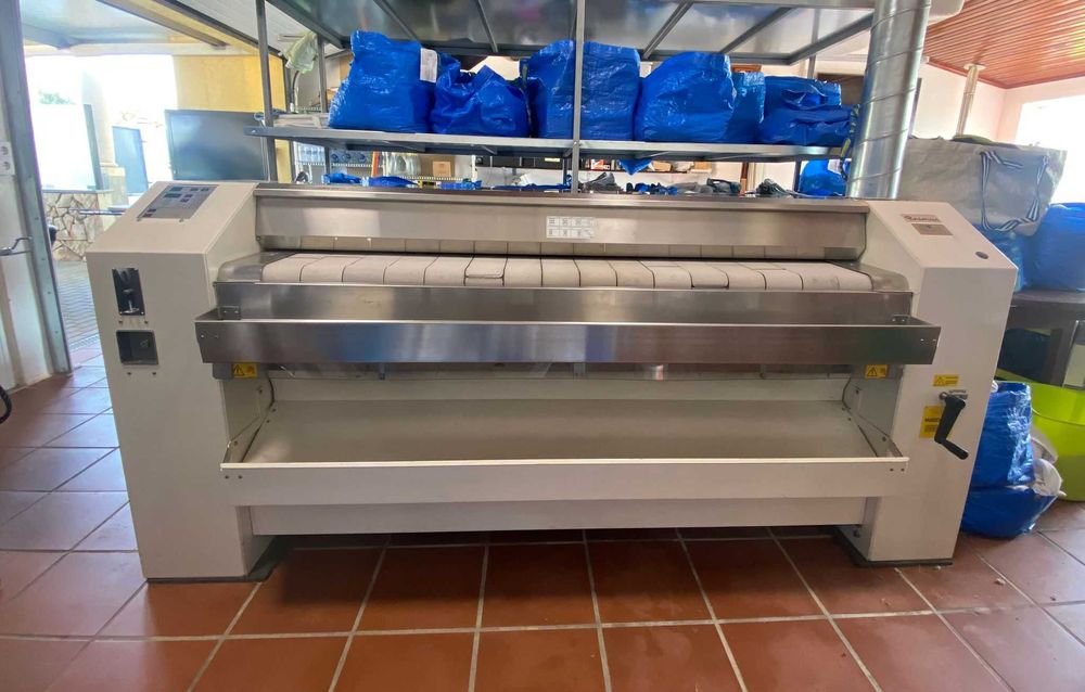 Calandra industrial PRIMUS 180 cm a gás em perfeito estado