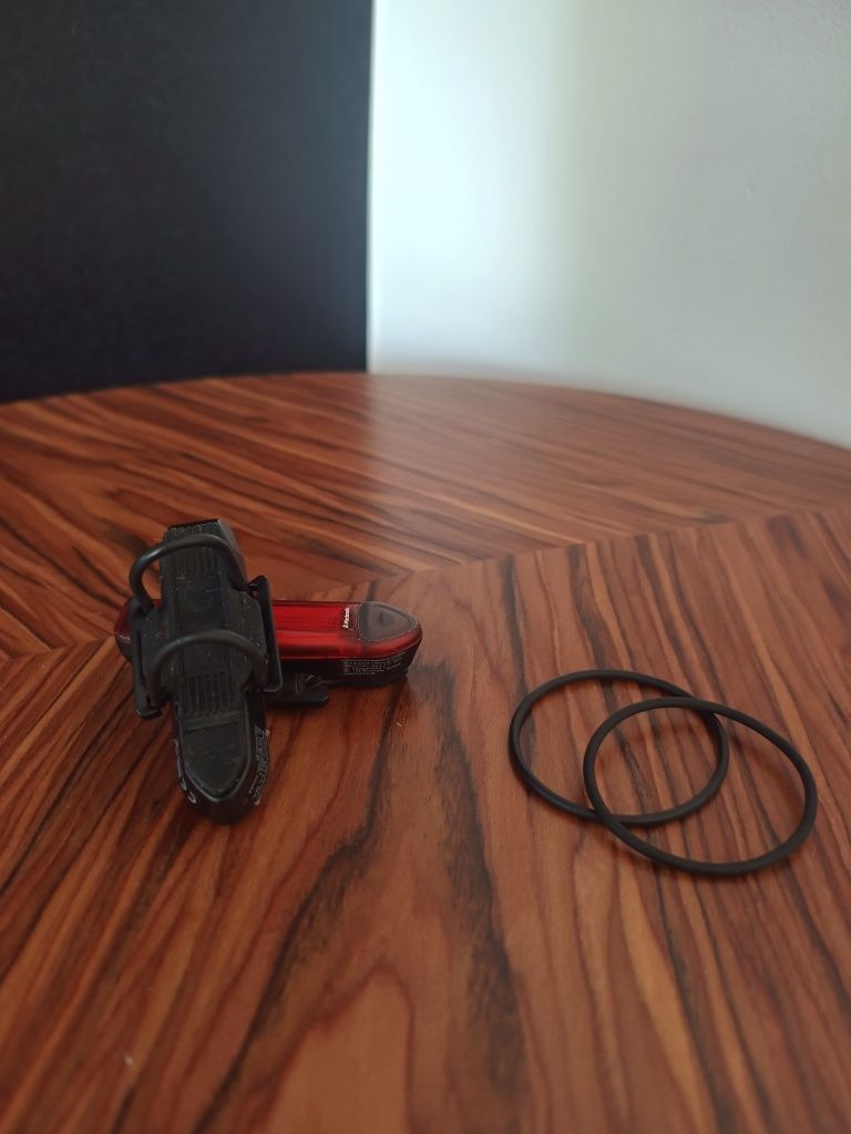 2 sztuki zestaw Mactronic Red Line 20 lm Lampa Rowerowa Tylna