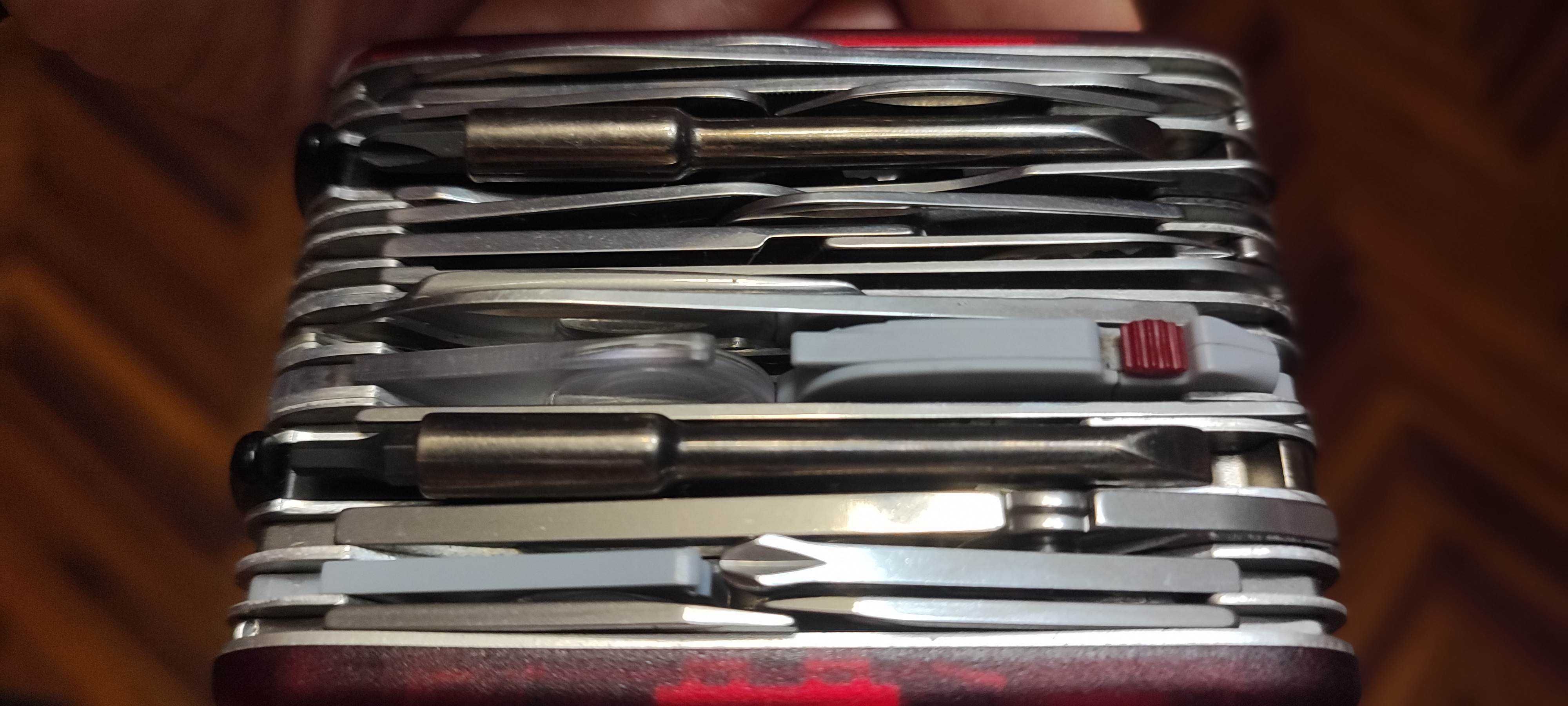 Victorinox Swiss Champ 1.6795 XAVT SWISSCHAMP XXL мультитул