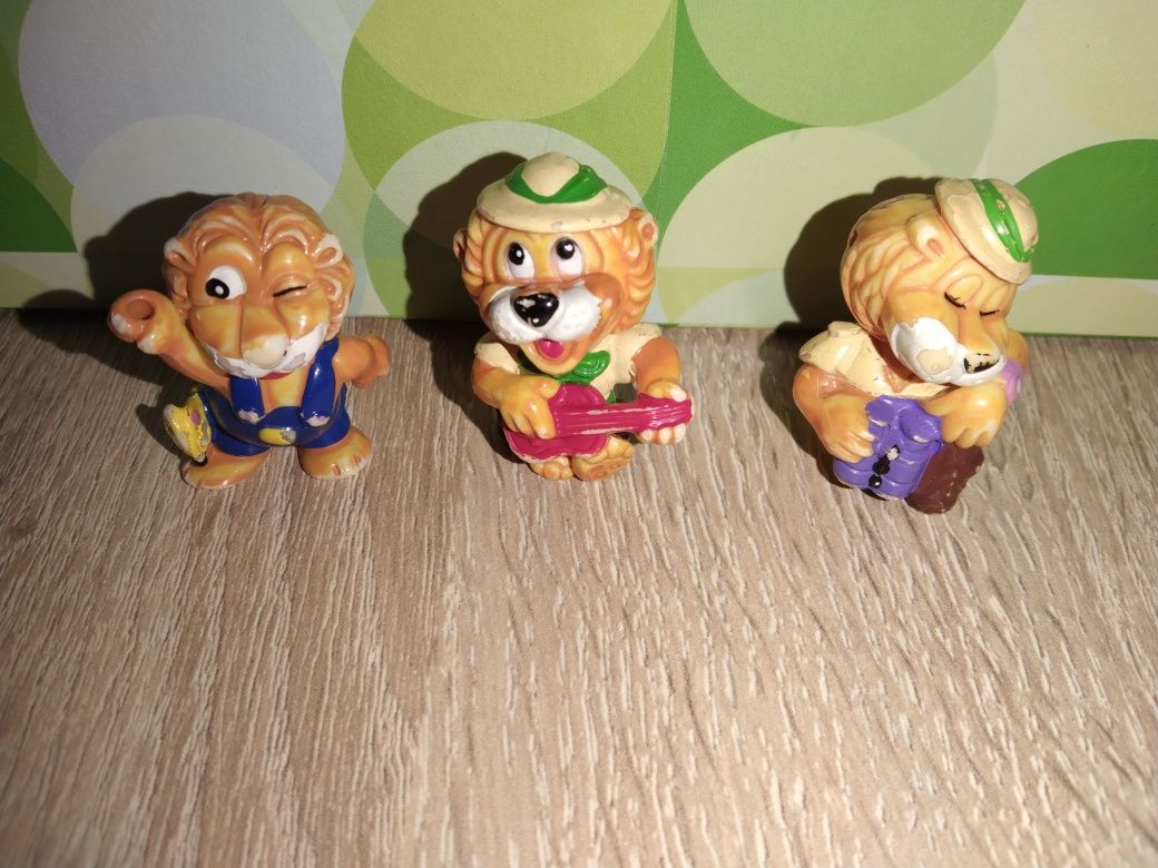 Figurki lwy i kaczory z Kinder jajek