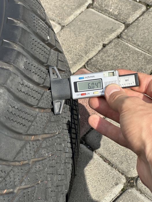 Диски Колеса шини Audi e tron S R20 5.112