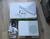 Xbox one s 1TB + 1pad mało używany