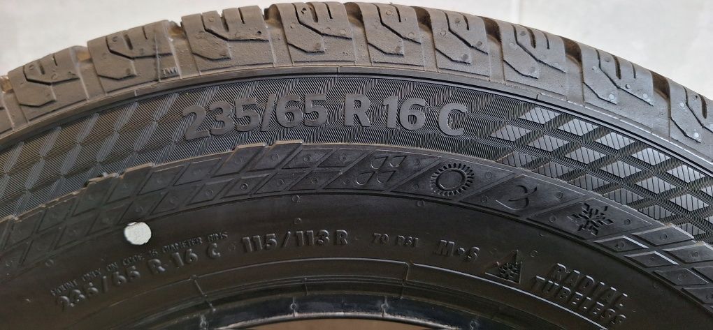 Opona Całoroczna Continental VanContact4Season 235/65R16C Pojedyńcza