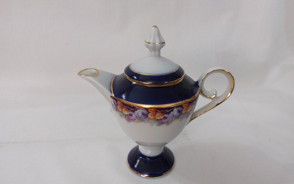Lindissimo CONJUNTO em porclana para café,  impecável,  sec. XIX/XX