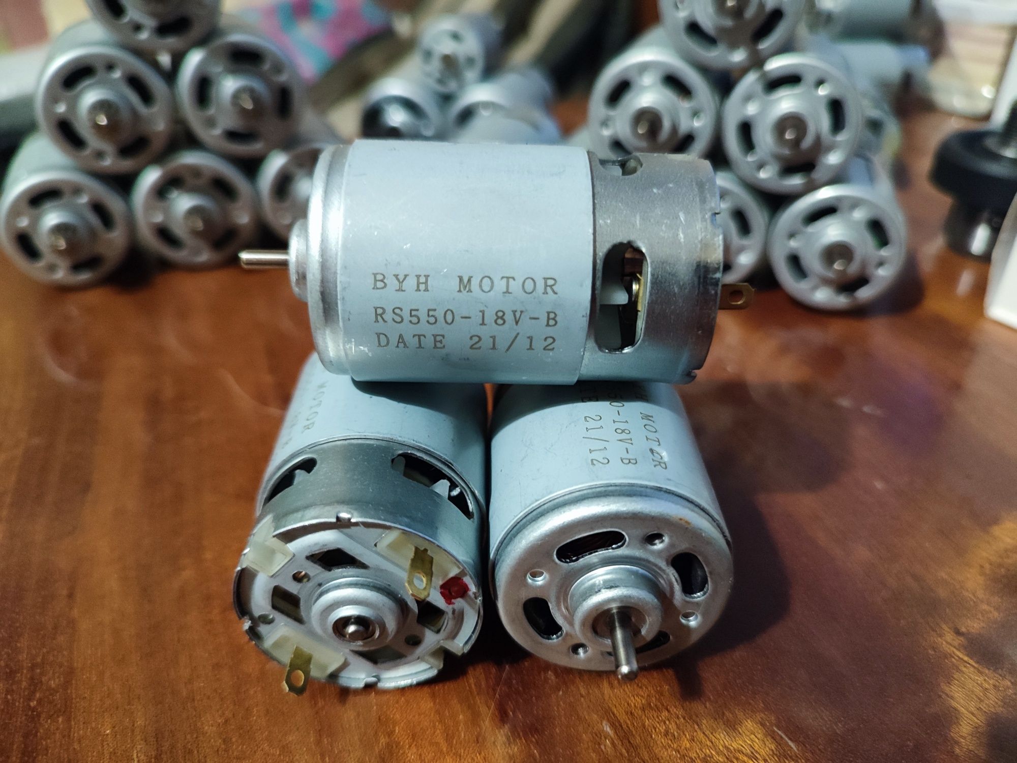 Двигатель для шуруповерта минипилы RS550 двигун 10.8v 12v 18v 21v
