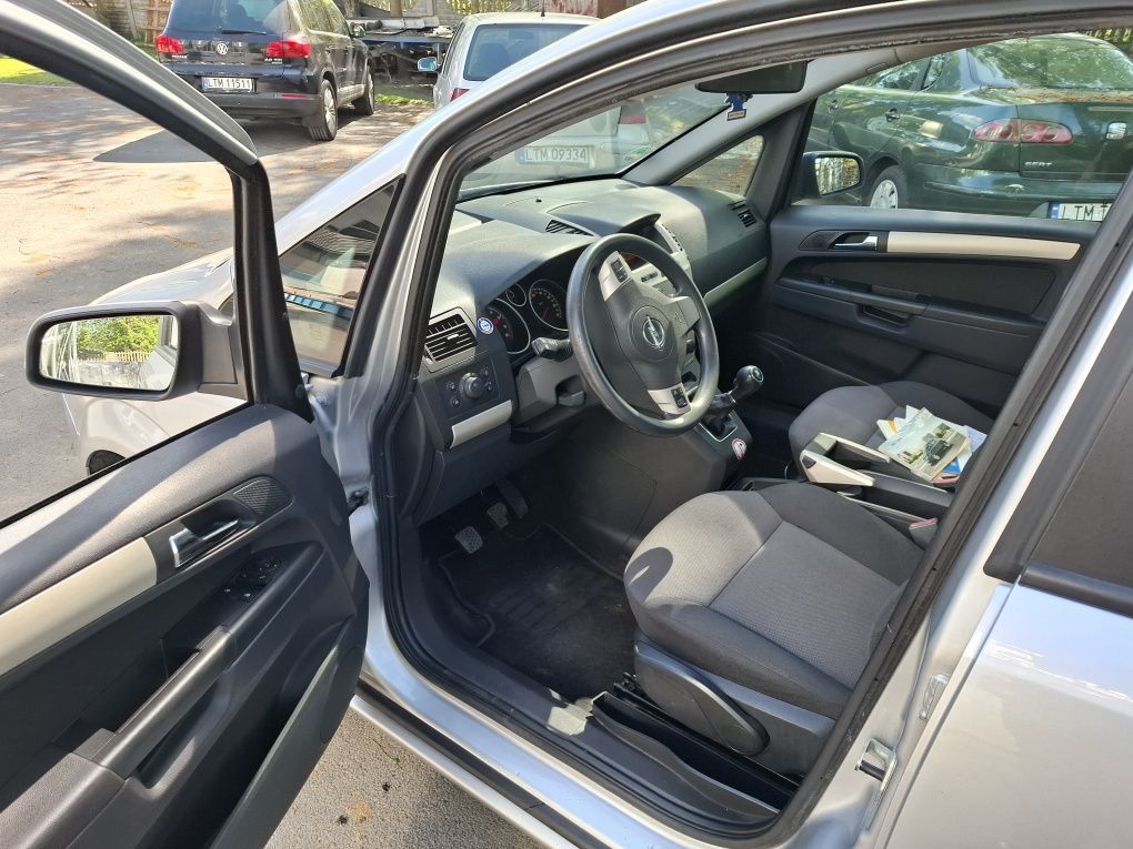 Opel Zafira B Lift 7 osób 1.8 16V
