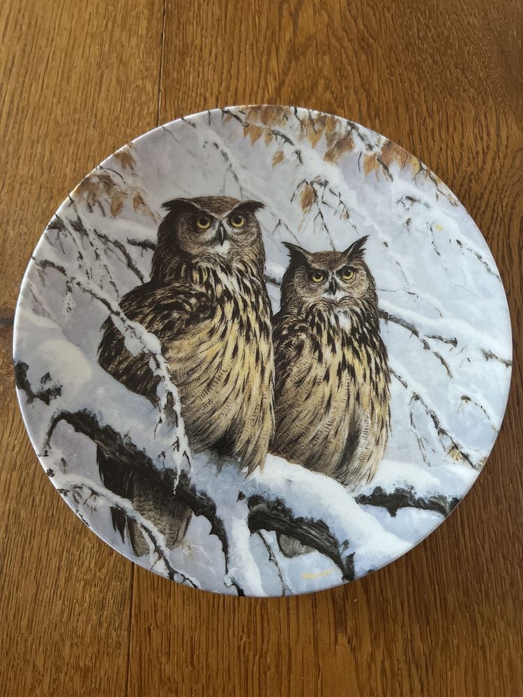 Вінтаж : колекція настінних тарілок з совами .