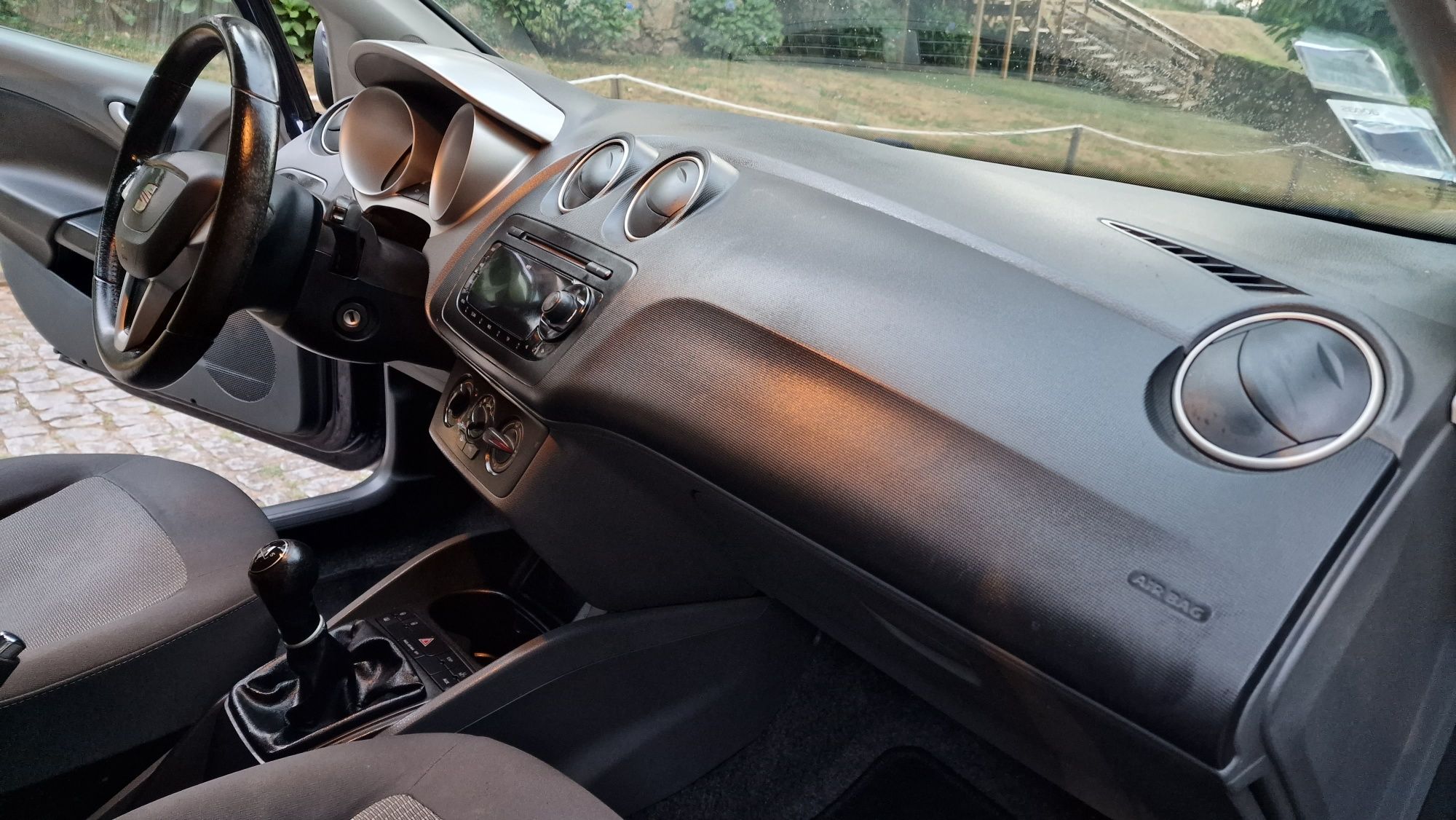 Seat ibiza 1.2 TSI 75Cv Ano 2011/03 impecável nível geral