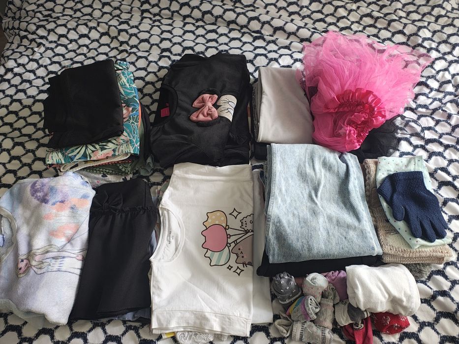Ubrania dla dziewczynki, trampki pusheen i czarne baleriny