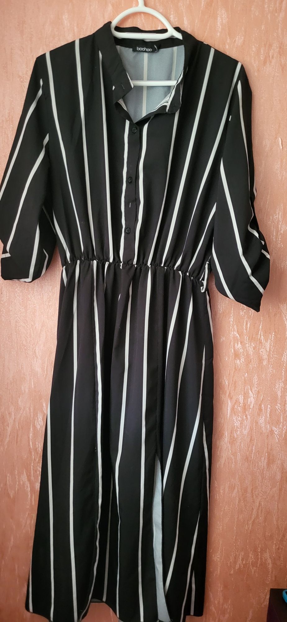 Платье миди с разрезами спереди .на пуговицах XL-XXL Boohoo