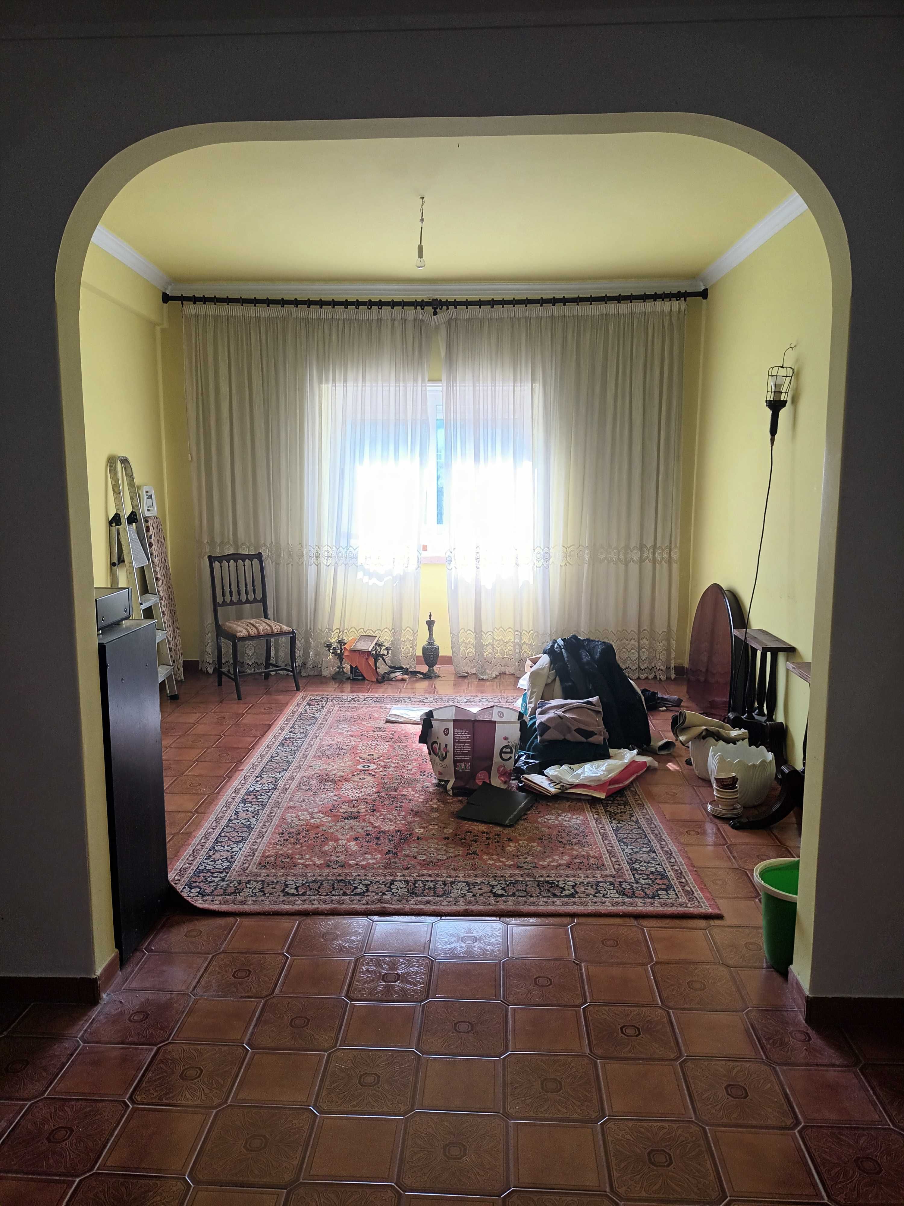 "Apartamento T3 com muito potencial"