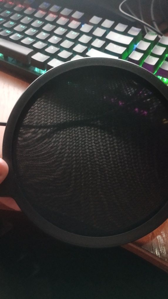 Поп фільтр pop filter