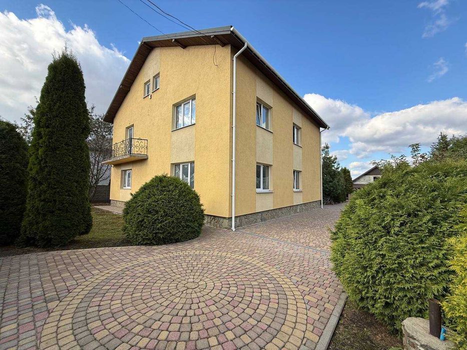 Будинок 273 м² у Солонці центральні комунікації, 16 соток, гараж 55 м²