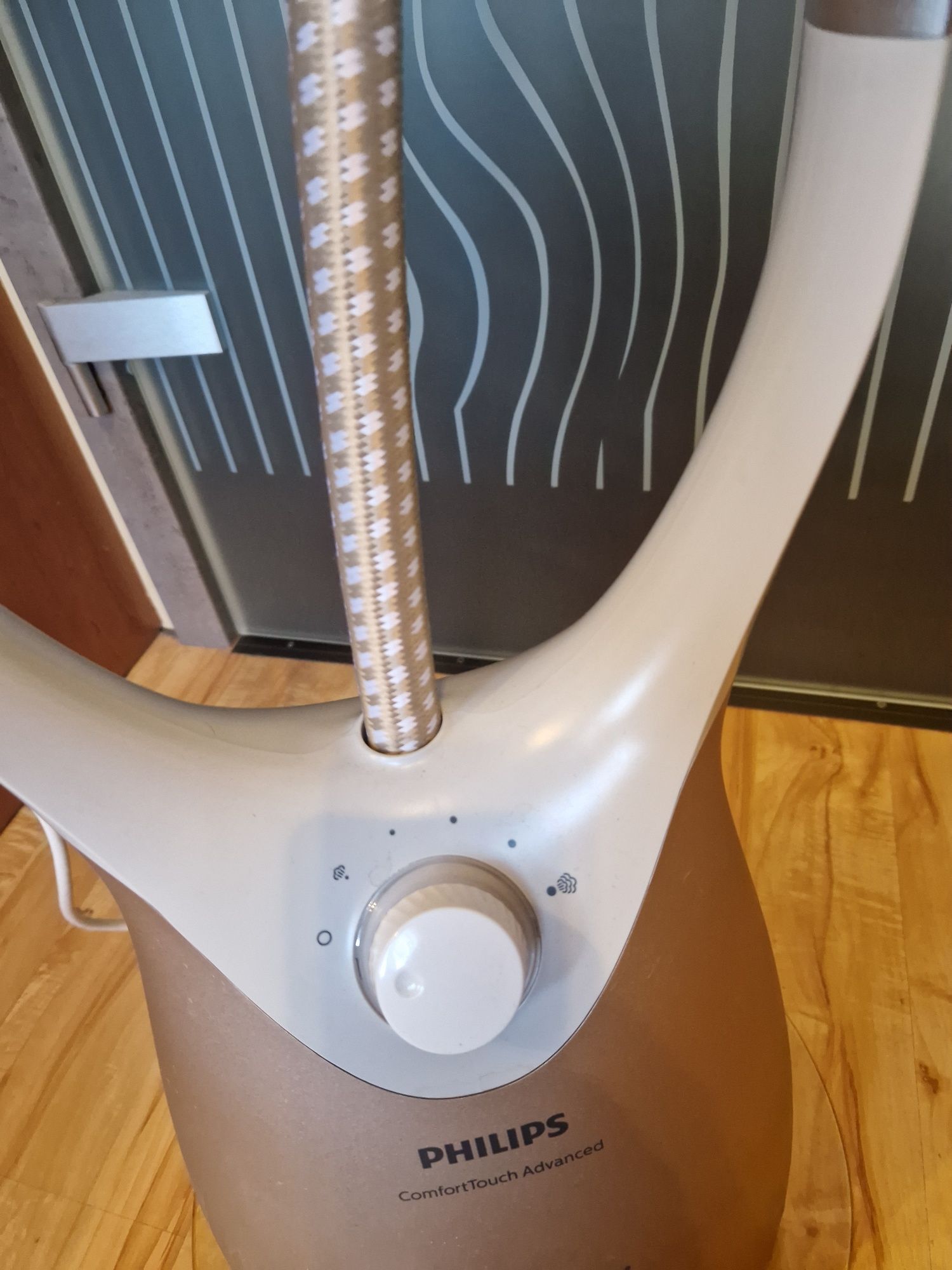 Parownica do ubrań PHILIPS Comfort Touch Advanced
