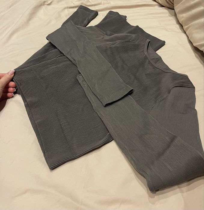 Костюм в рубчик ( кроп-топ и лосины пуш-ап)