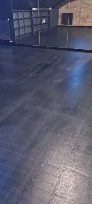 Клінінг, прибирання приміщень, миття підлоги.