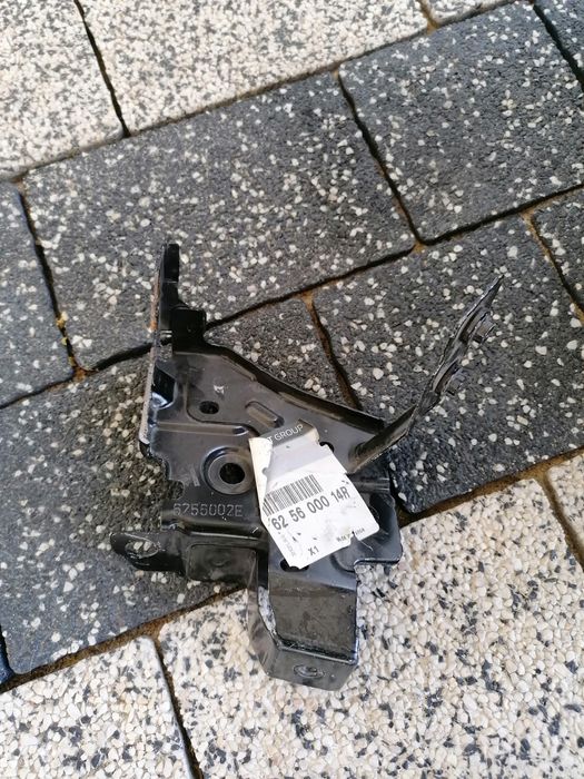 Renault Megane III 3 08- wspornik wzmocnienie błotnika prawy przód PP