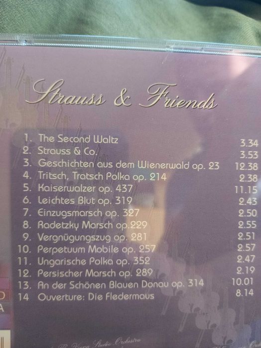 Płyta CD "Strauss and Friends" - Ponad 70 minut muzyki