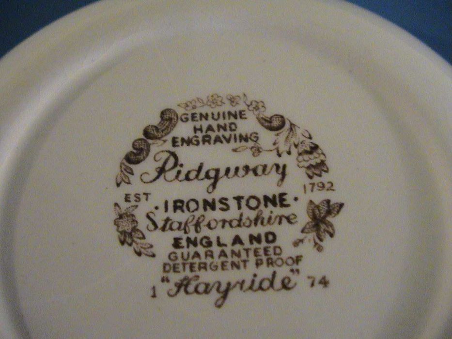 Taças (duas) "RIDGURAY-MADE IN ENGLAND" O Preço é de cada uma..