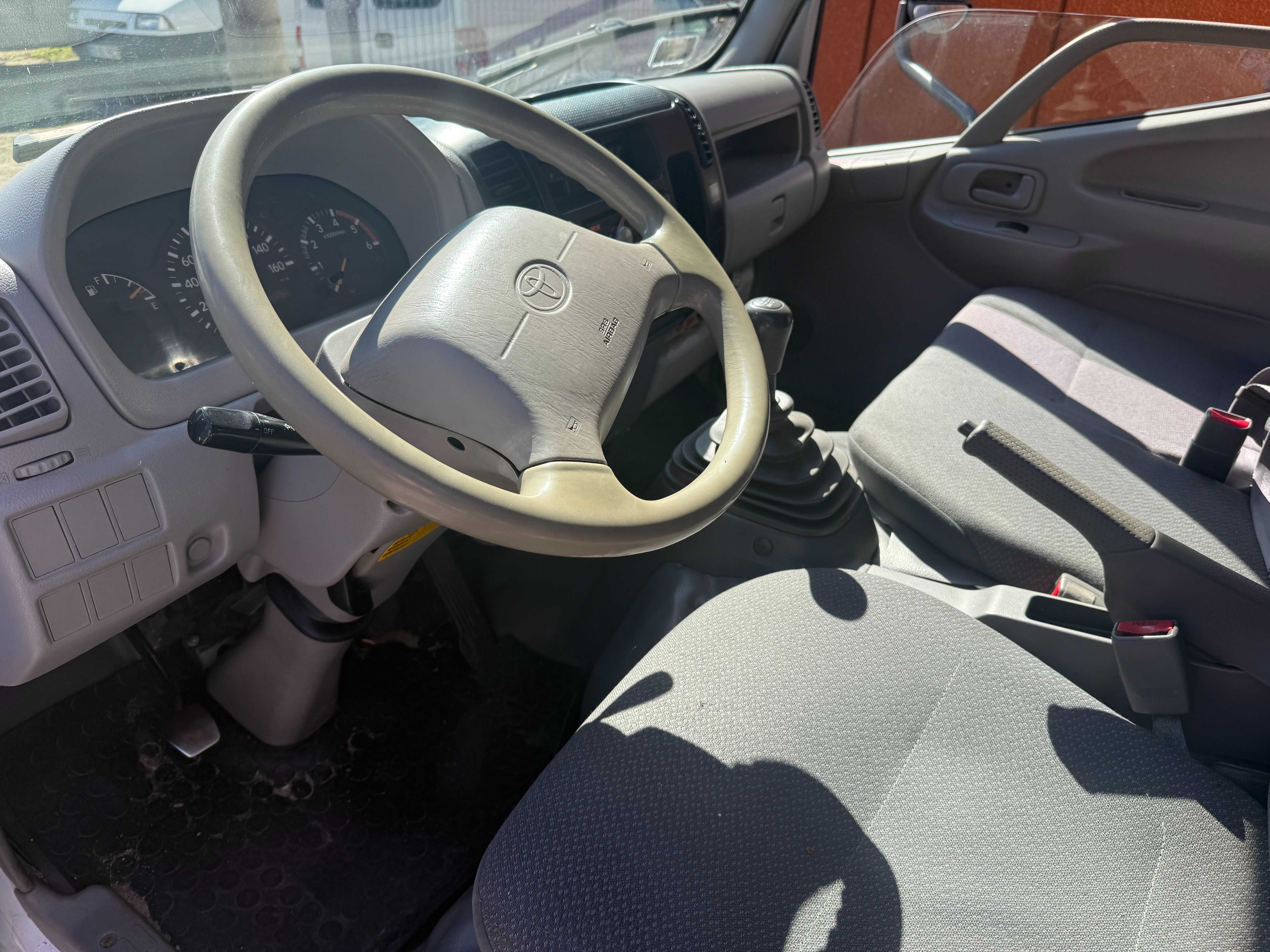 Toyota dyna contentor isotérmico 2014