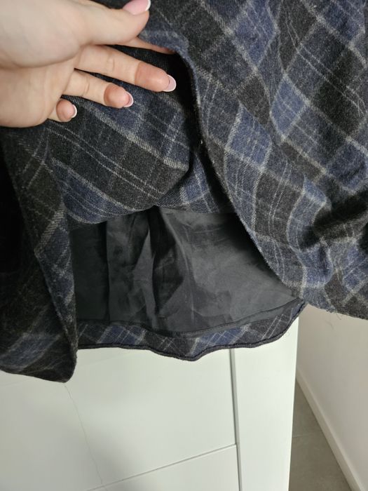 Wełniana midi spódnica w kratę