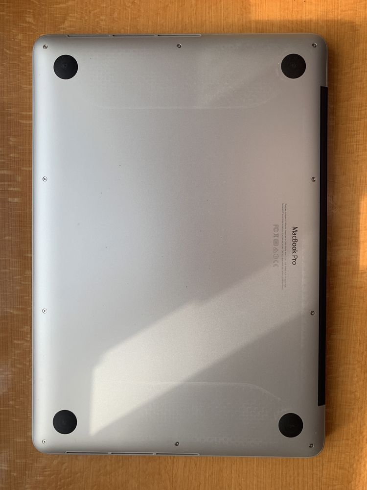 MacBook Pro 2015r. 13' 256 GB