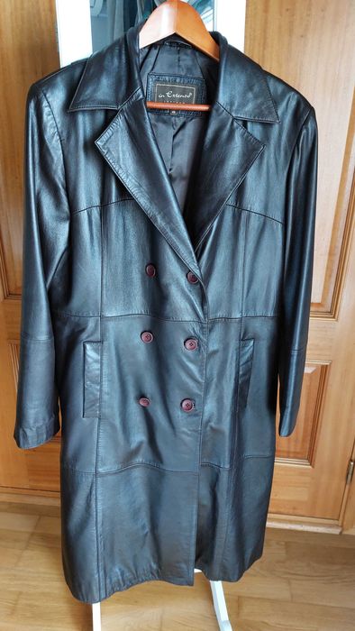 Casaco Comprido em Couro com Gola Amovível- In Extenso