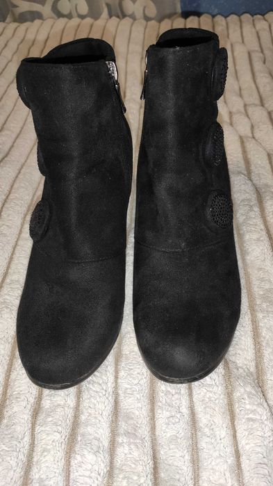 Ботинки женские осенние 38