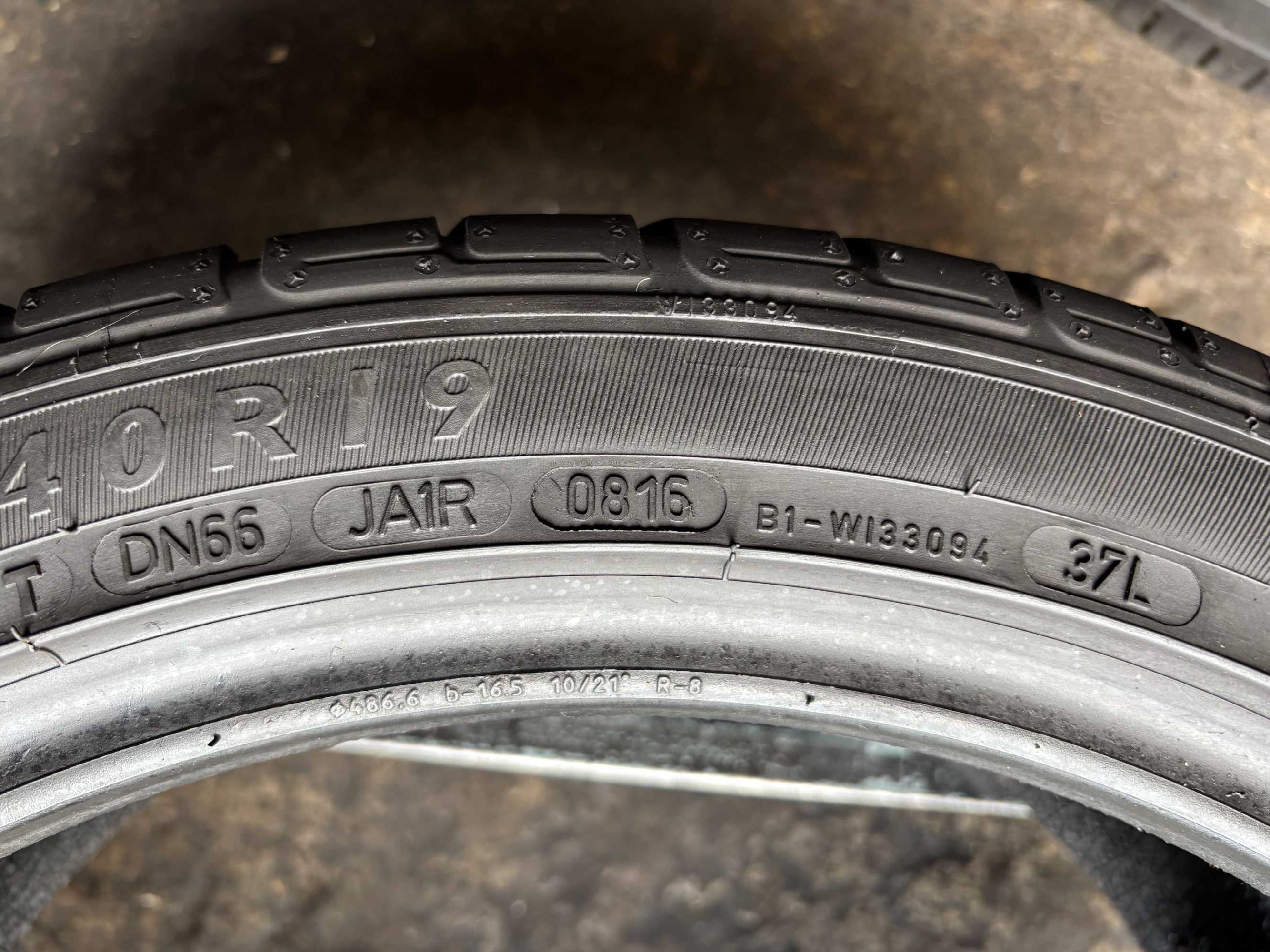 245 40 19 Dunlop, літо. Ціна за 4 шт. 10000.