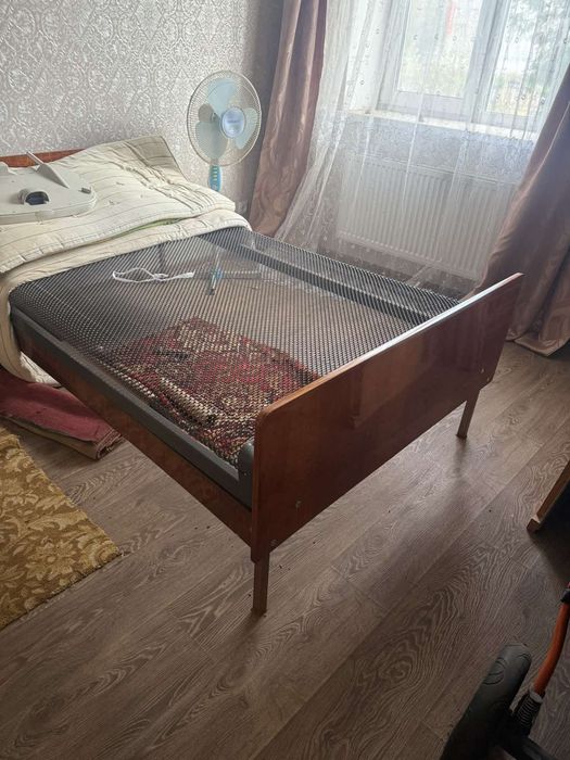 Кровать полуторная