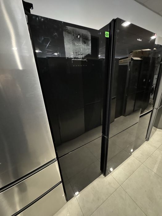 Холодильник 185 см чорне скло Beko No Frost be201801
