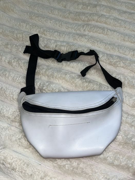 Біла бананка/сумка/поясна сумка
