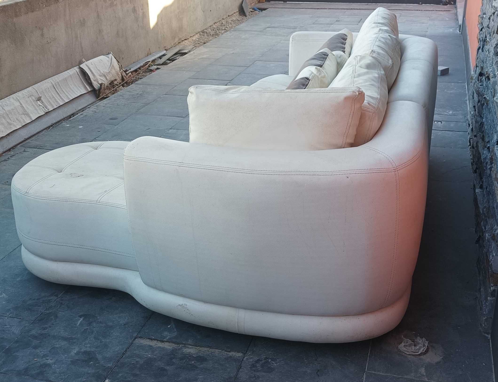 Sofá branco chaise longue 2,55m