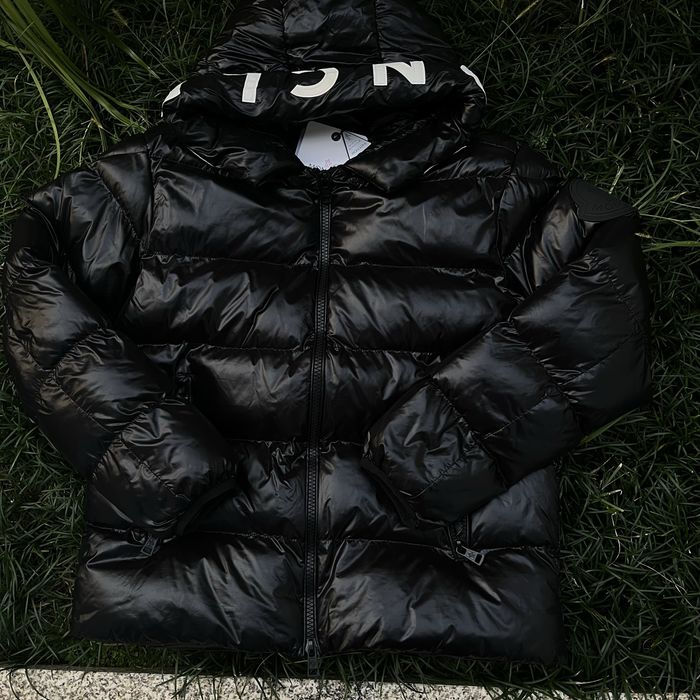 Moncler Puffer (black)