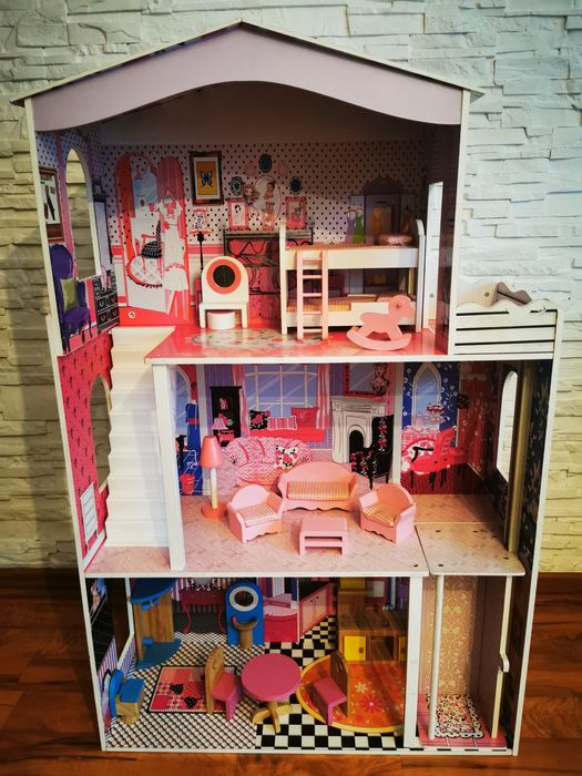 Domek Barbie z mebelkami