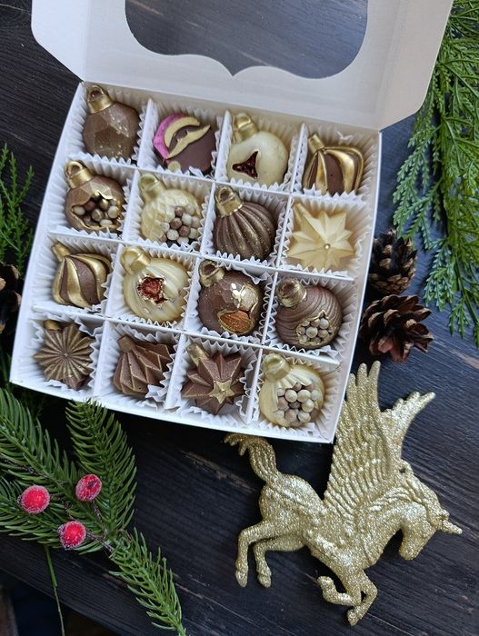 Новорічні шоколадні набори. Цукерки ручної роботи