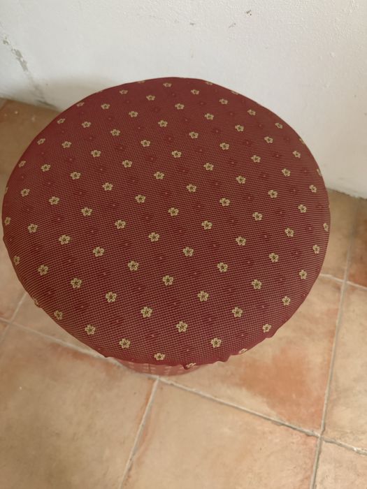 Puff Redondo em Tecido