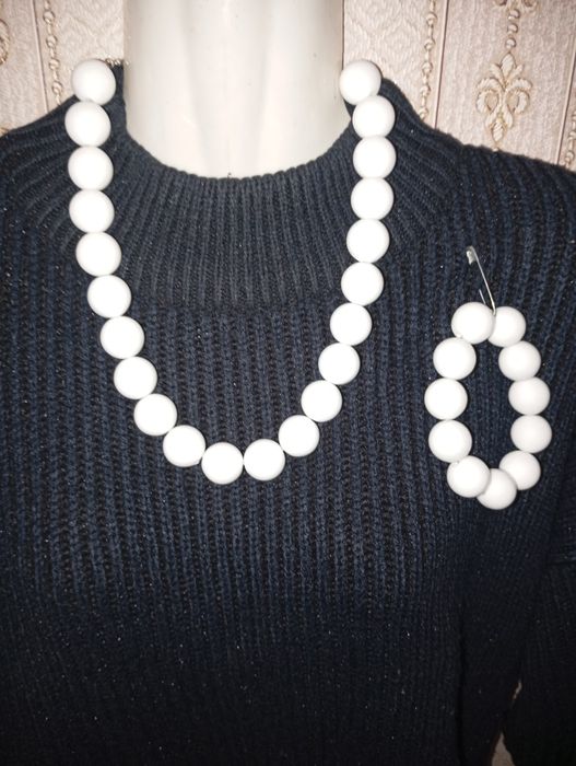 Масивні буси,прикраса