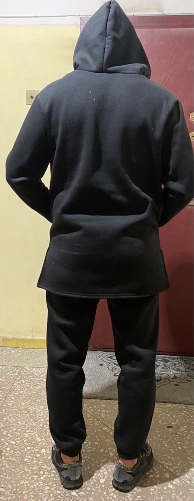 Продам зимовий спортивний костюм чорний monatik style