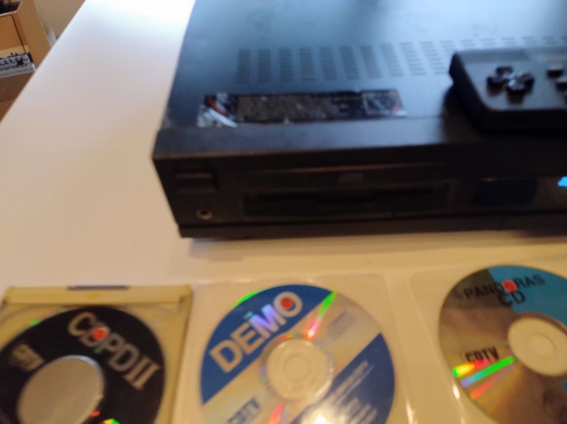Amiga cdtv z nowym pilotem softem