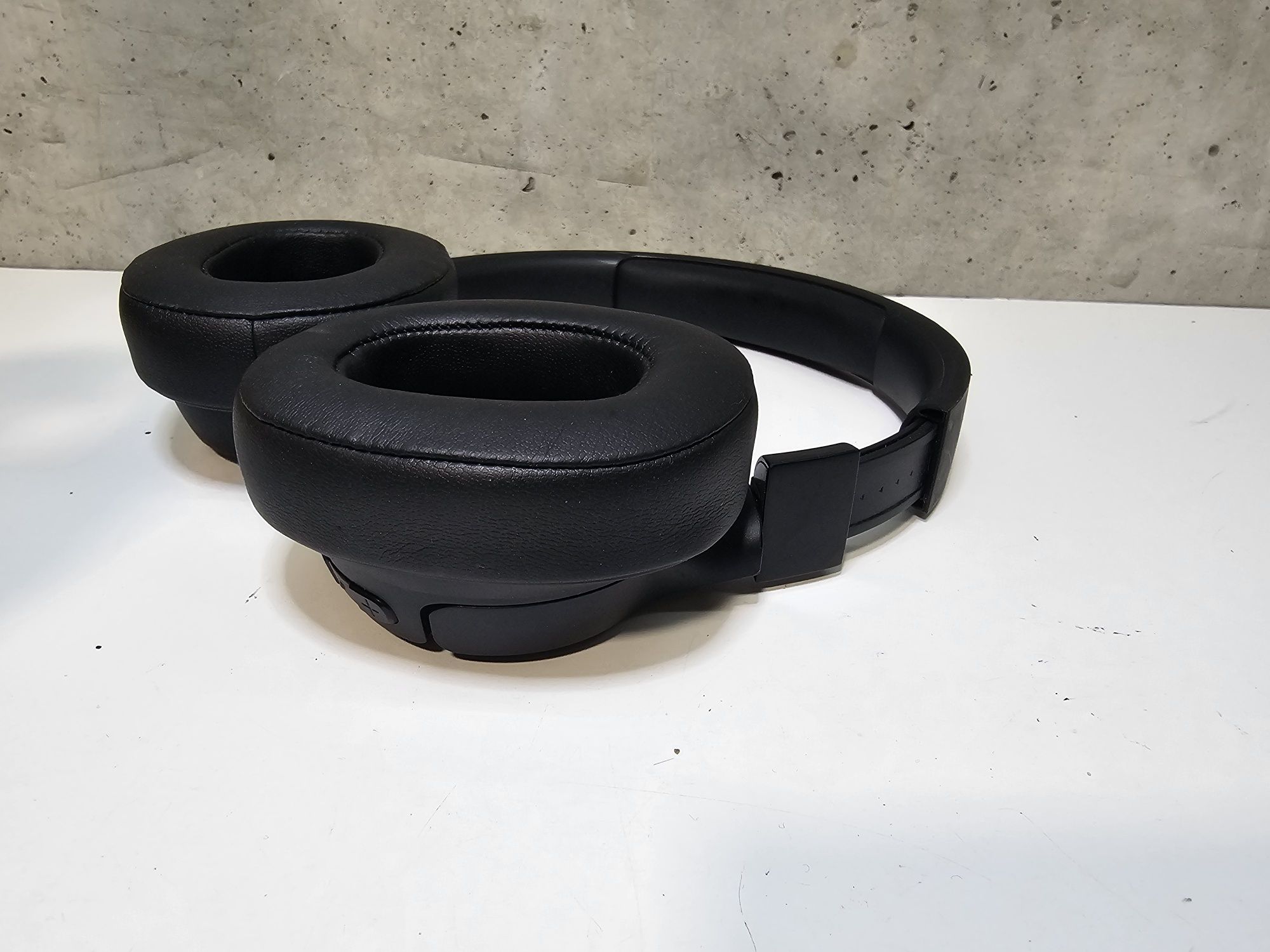Навушники з мікрофоном JBL Tune 710BT Black (JBLT710BTBLK)