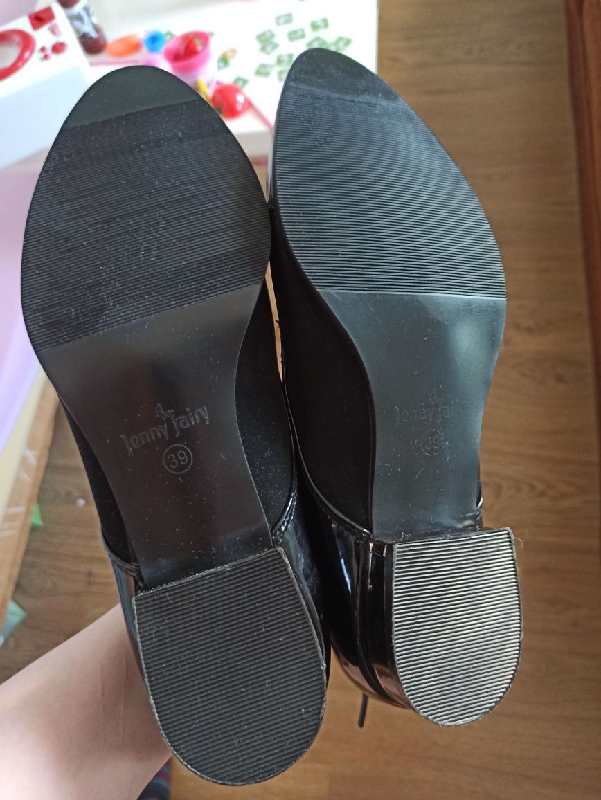 Lakierki półbuty 39 ccc buty