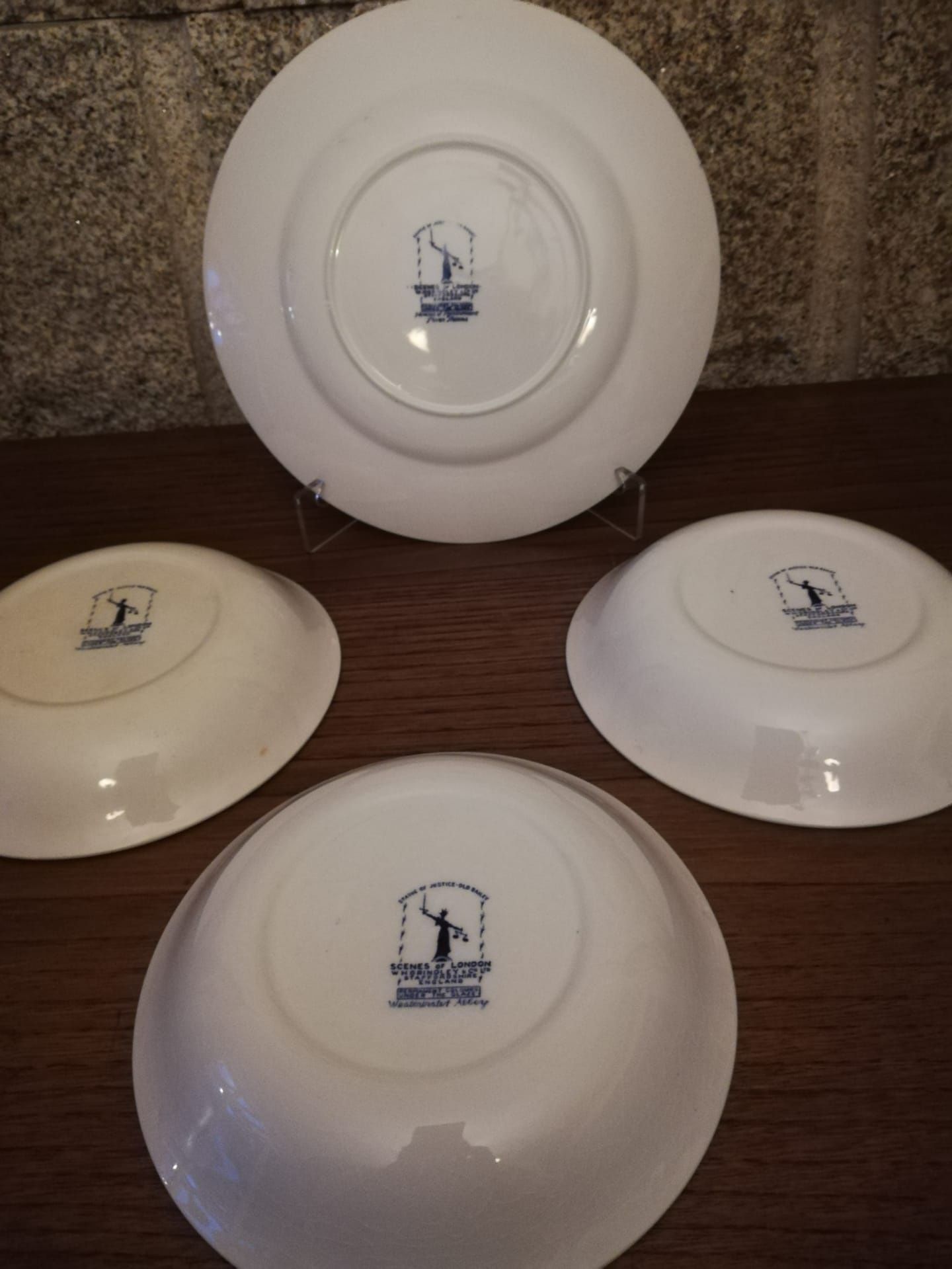 3 taças + prato em porcelana Staffordshire England