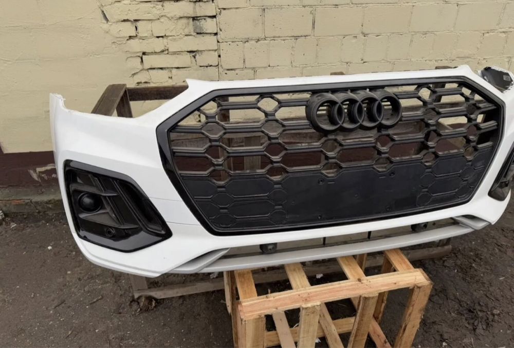 Передній передний бампер Audi Q5 fy s line